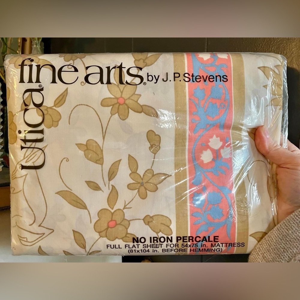 Vintage 1970’s Utica Fine Arts by J.P. Stevens “Kalifa” Full Flat Sheet Floral